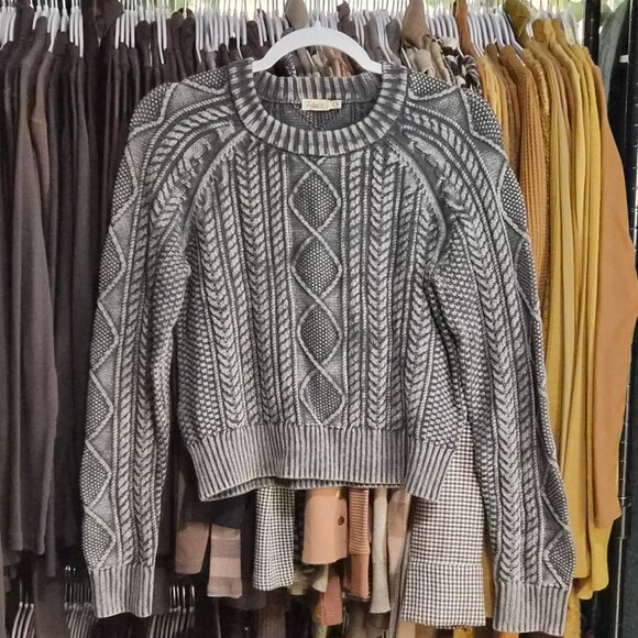 Faherty Sunwashed Cable Crew Sweater - Picture 1 of 7